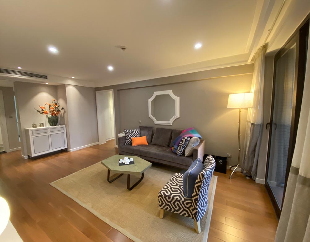 Lanson Place Luwan Serviced Apartment