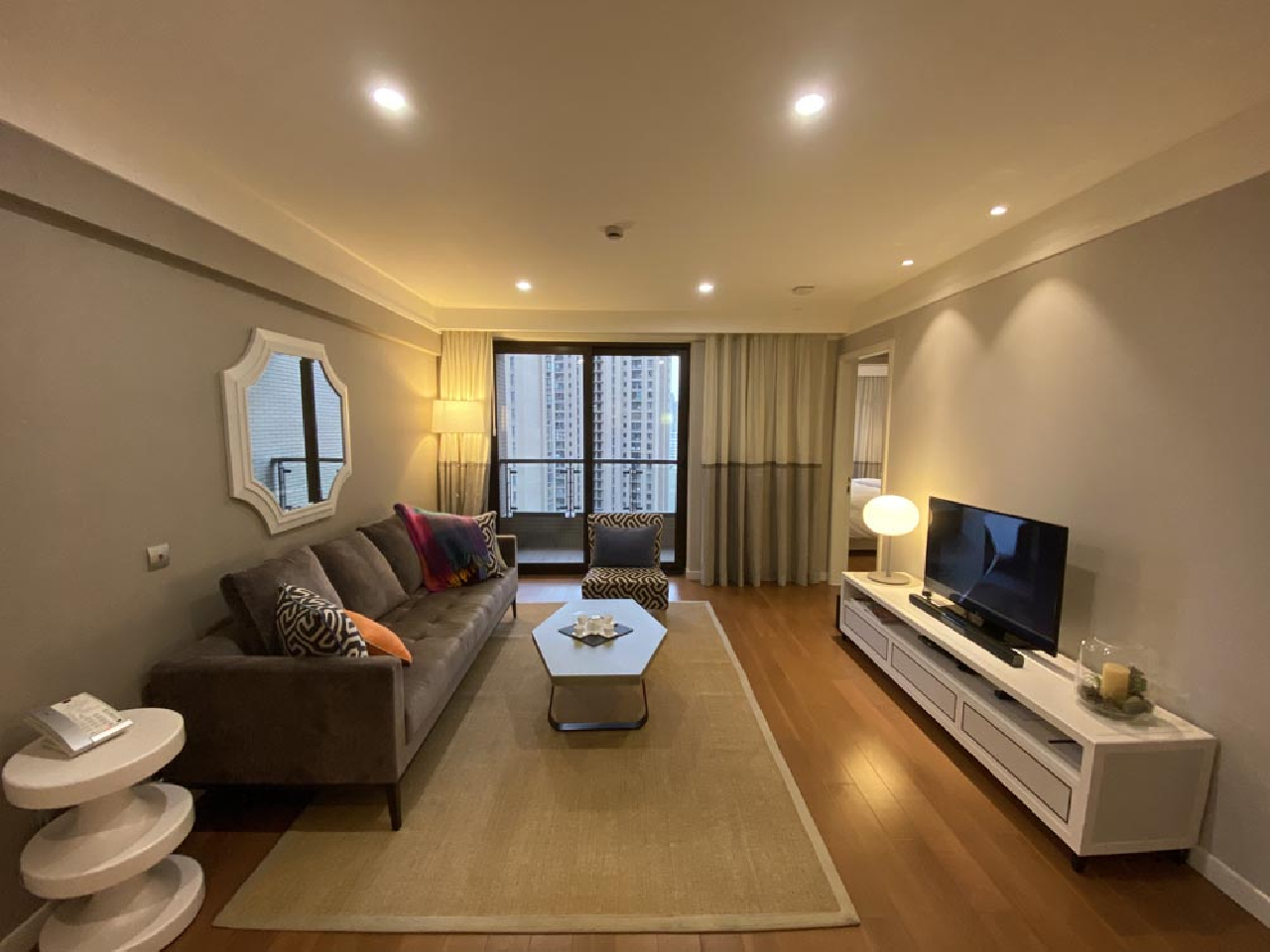 Lanson Place Luwan Serviced Apartment - Image 2