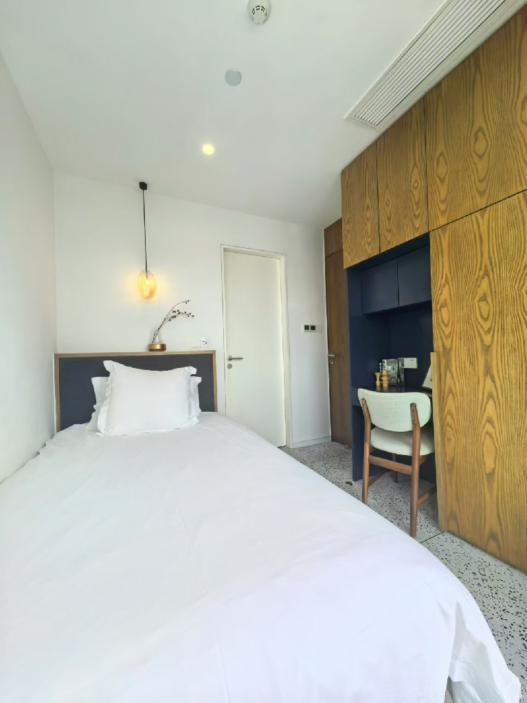 Base Living-Binjiang  Serviced Apartment - Image 4