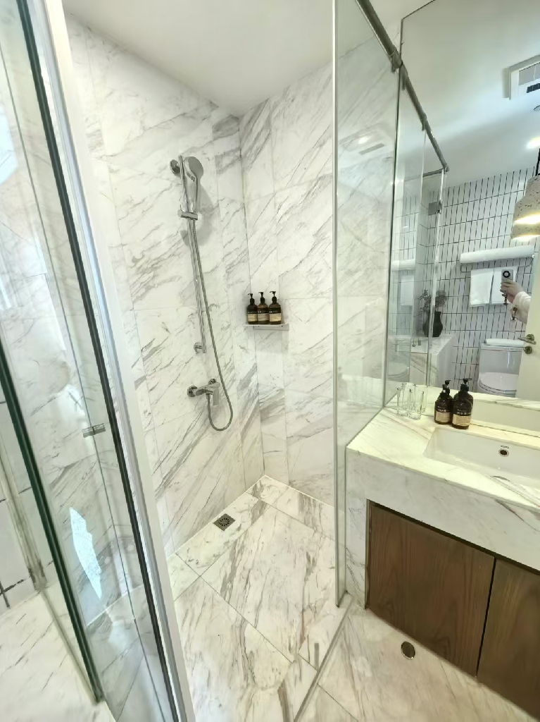 Base Living-Binjiang  Serviced Apartment - Image 7