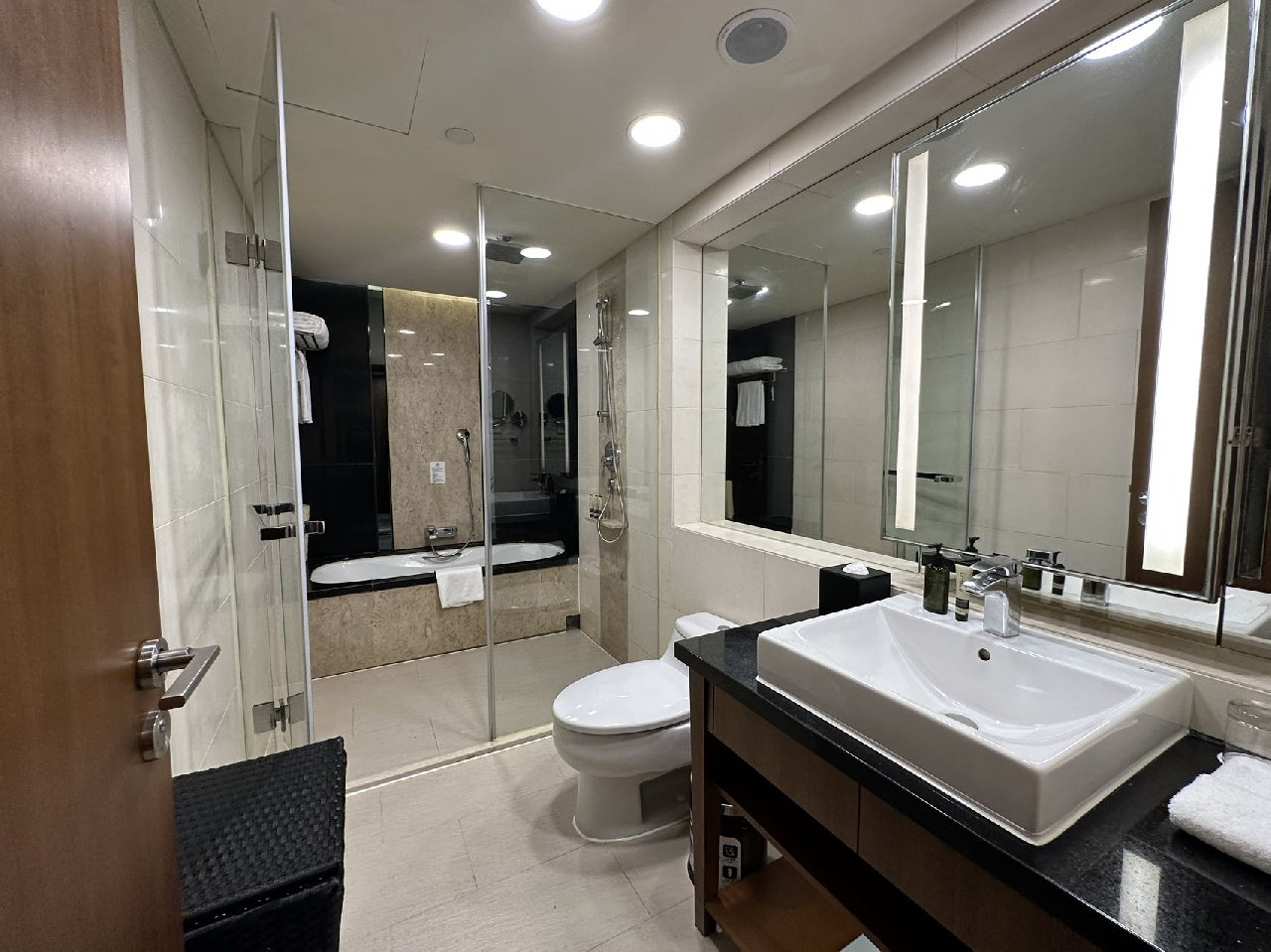 Ascott Huai Hai Road Serviced Apartment - Image 7