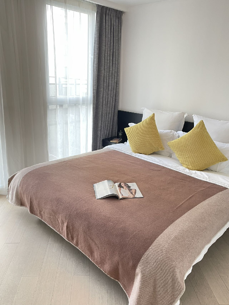 Base Living--Xintiandi Serviced Apartment - Image 6