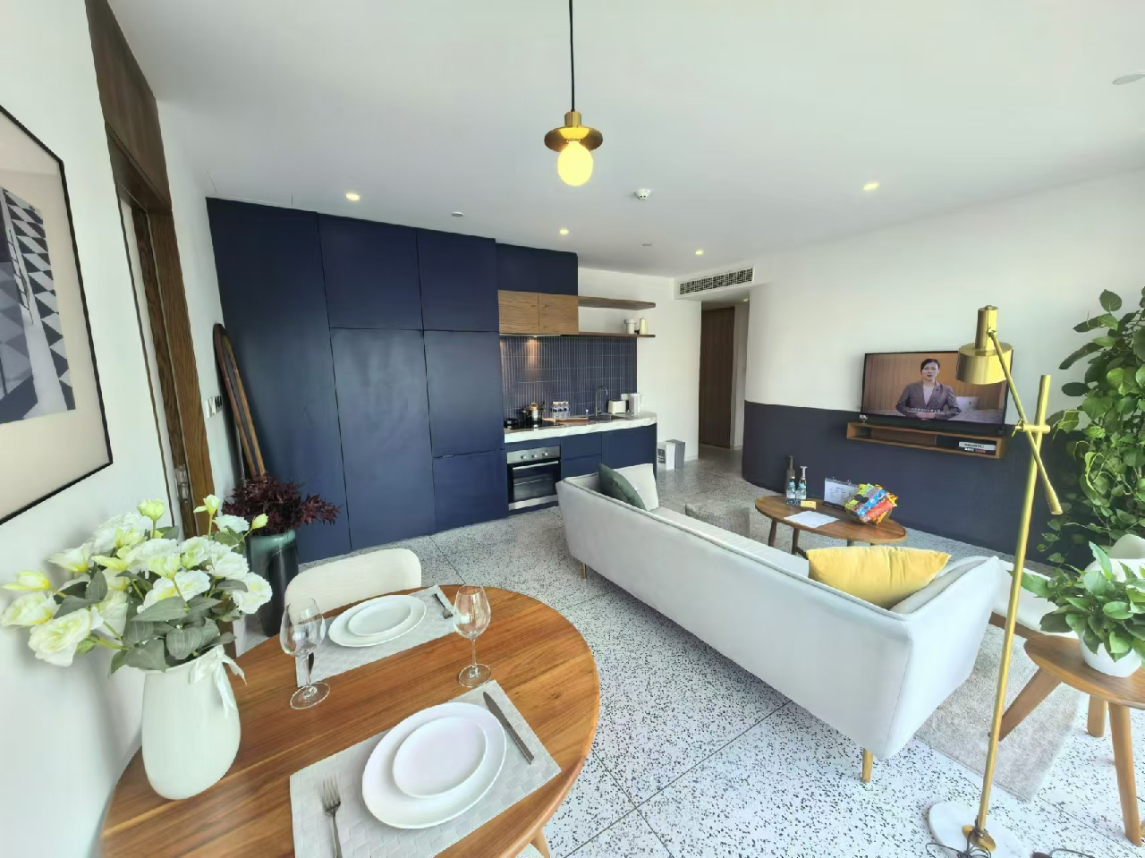 Base Living-Binjiang  Serviced Apartment - Image 2