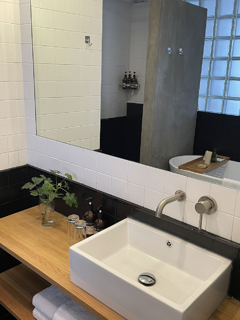 Base Living--Xintiandi Serviced Apartment - Image 8