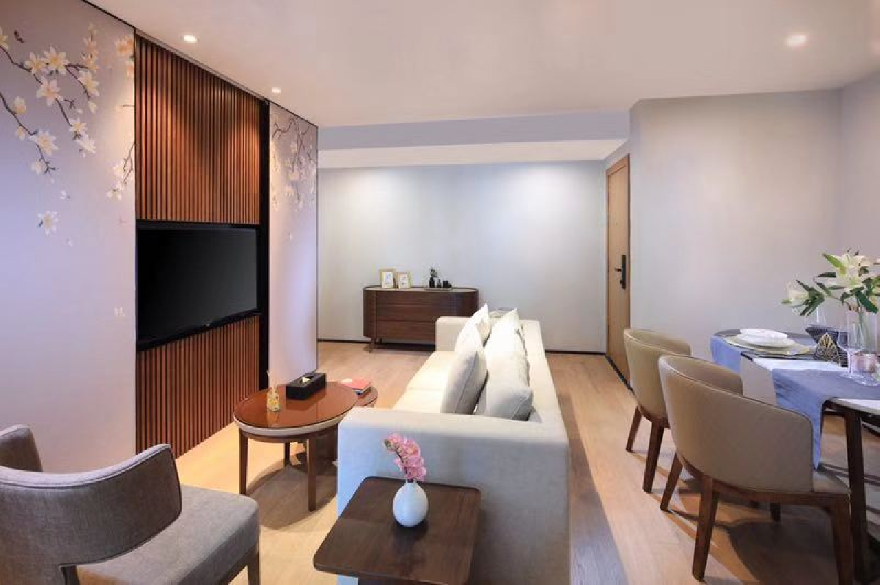 THE CAROSSA Serviced Apartment - Image 2