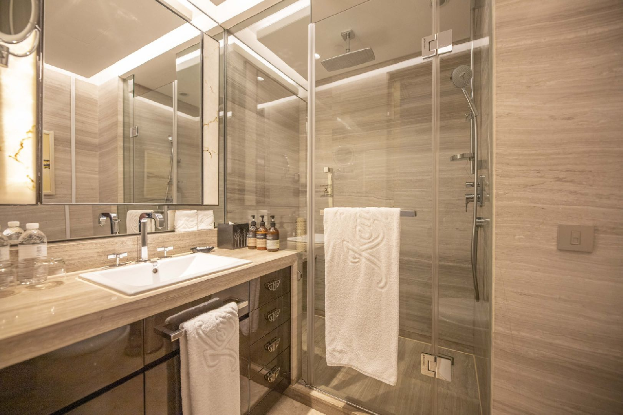 The One Executive Suites Shanghai Serviced Apartment - Image 9