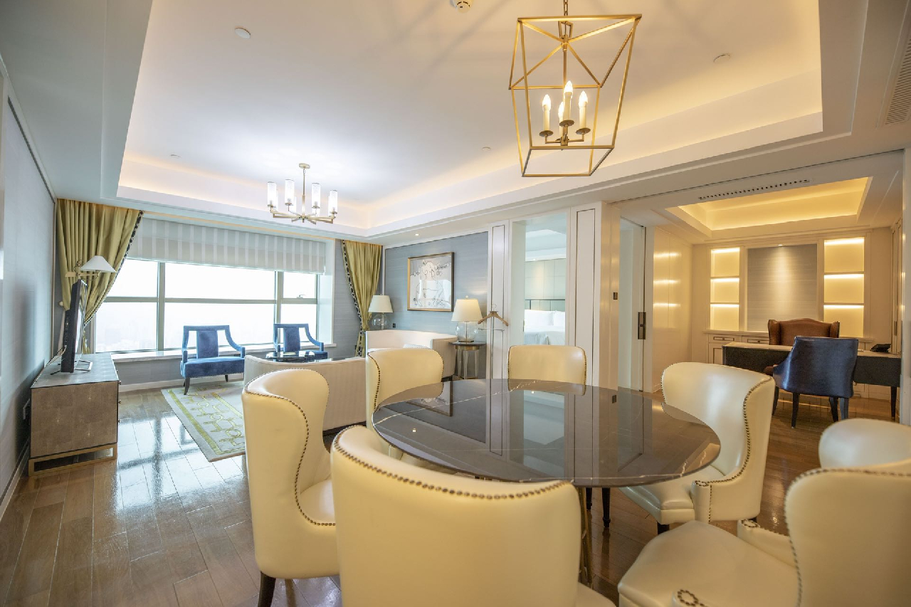 ST REGIS Serviced Apartment  - Image 2