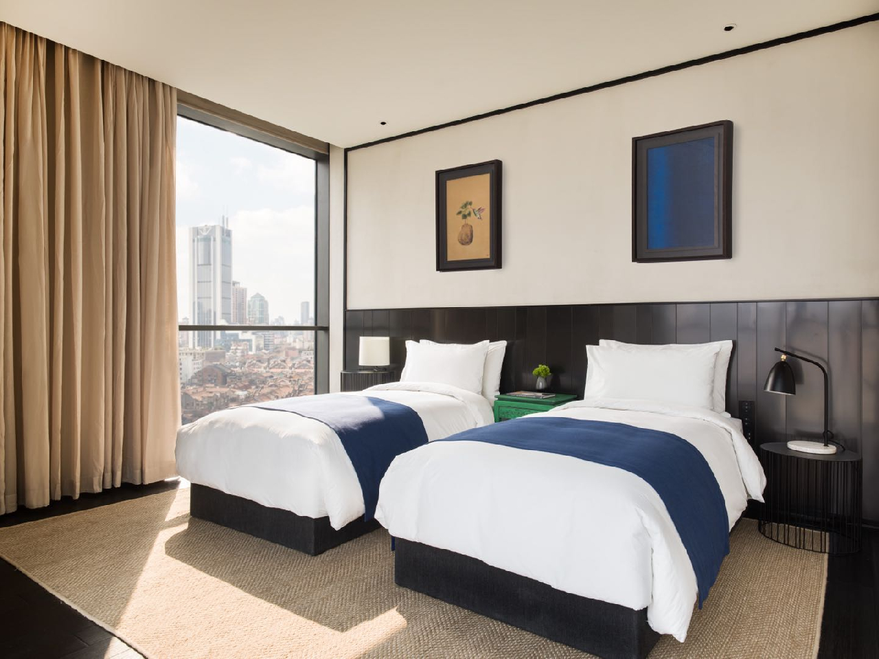 The Middle House Serviced Apartment - Image 3