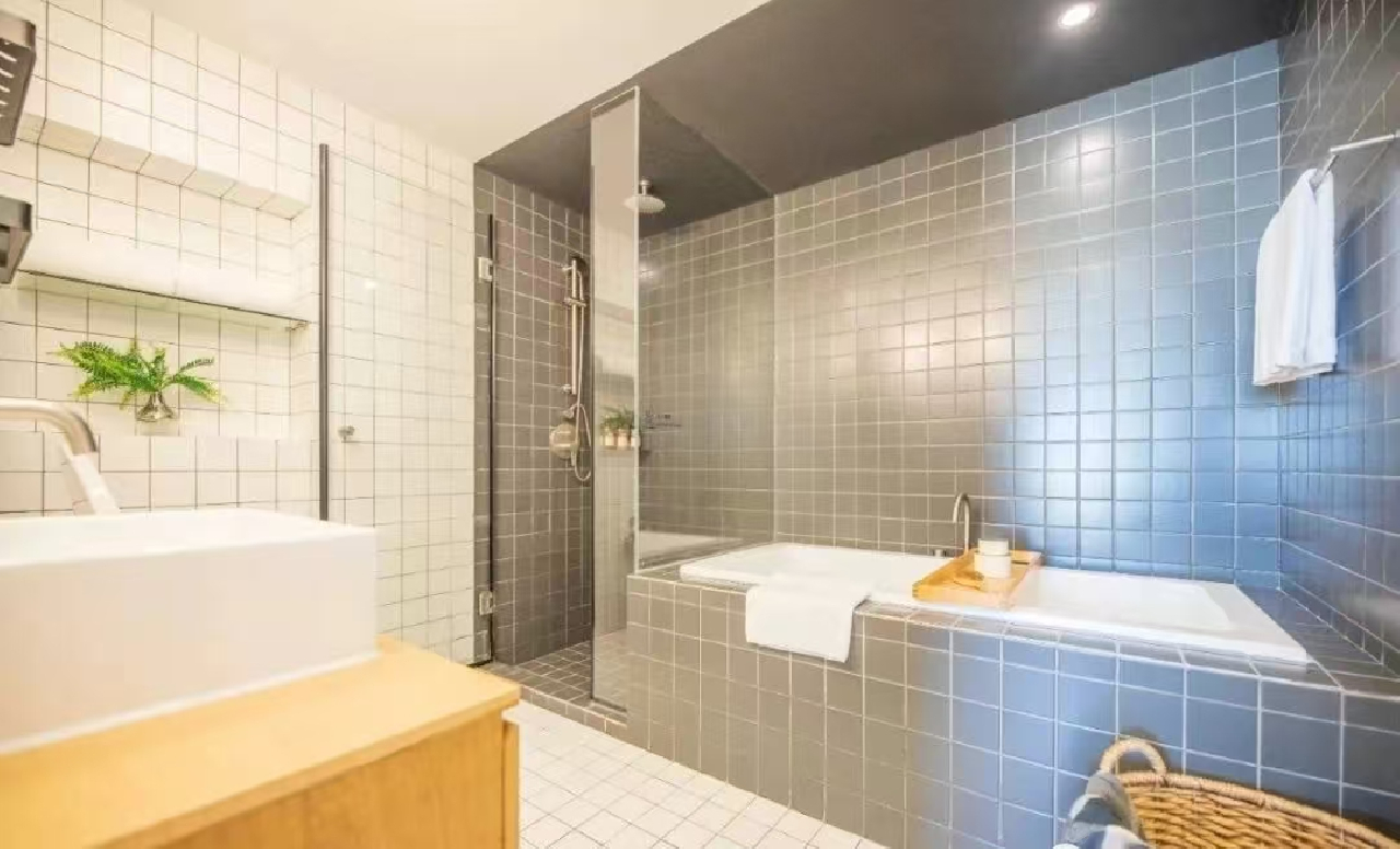 Base LIVING-SUHE Serviced Apartment   - Image 7