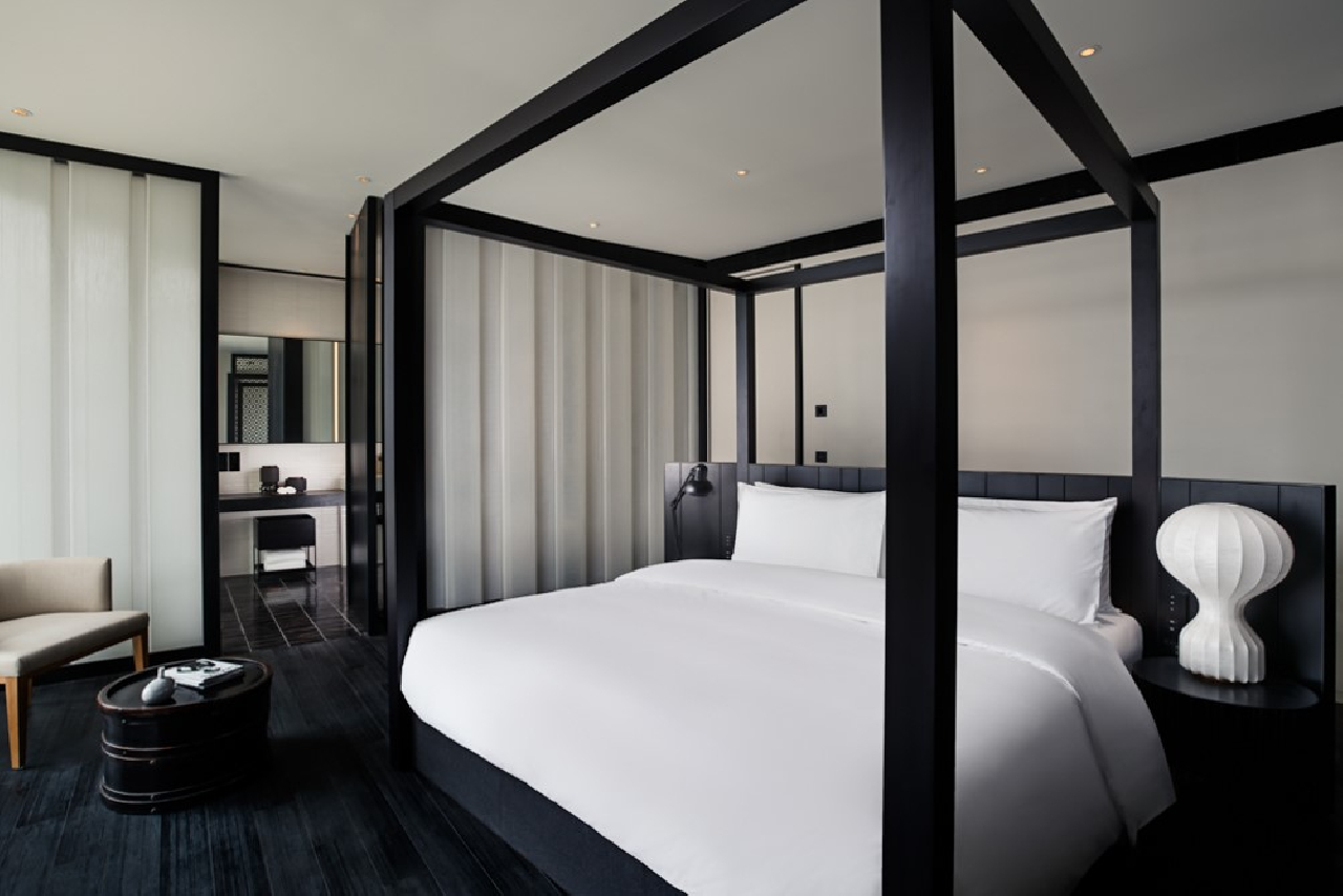 The Middle House Serviced Apartment - Image 4