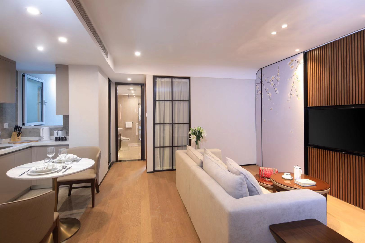 THE CAROSSA Serviced Apartment