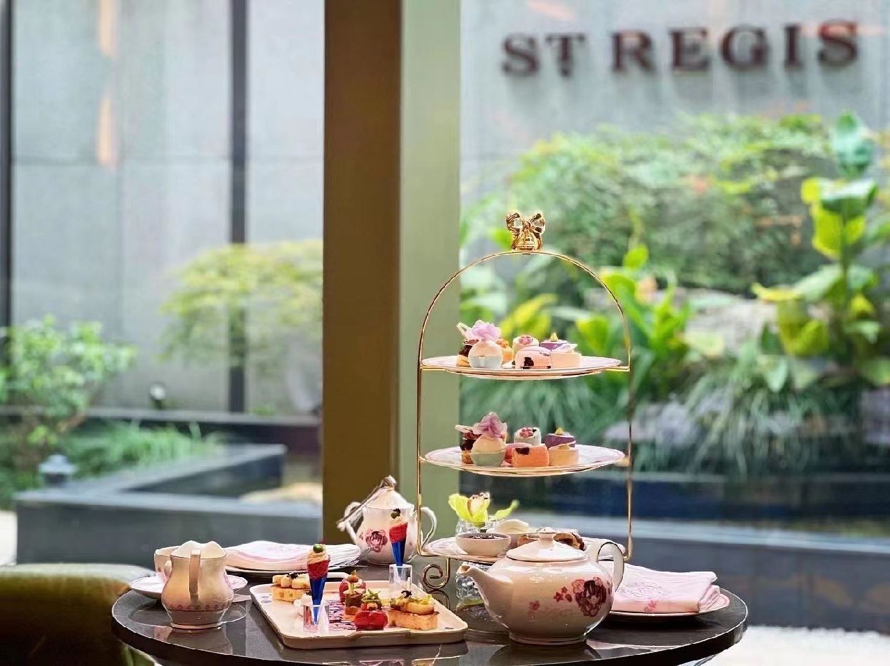 ST REGIS Serviced Apartment  - Image 5