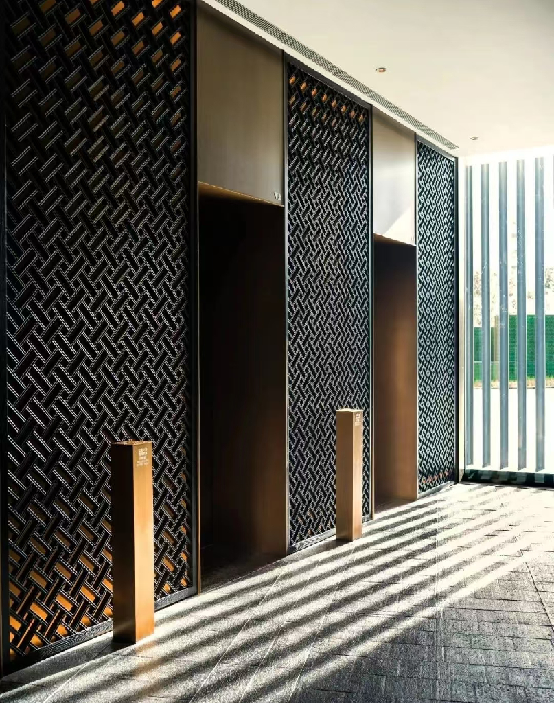 The Middle House Serviced Apartment - Image 9