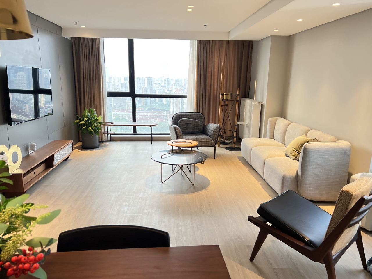 LIV'N 833 Serviced Apartment - Image 2