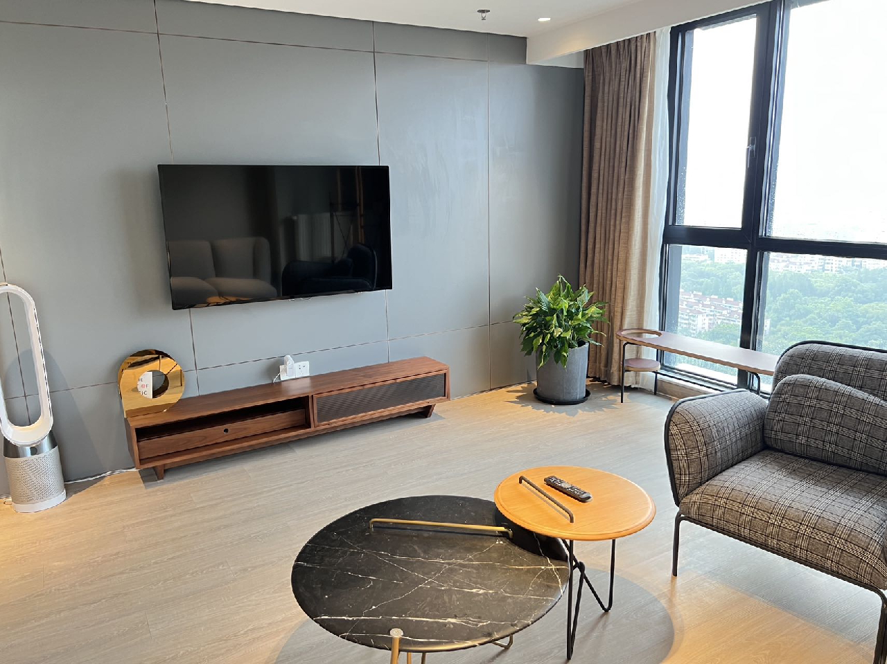 LIV'N 833 Serviced Apartment