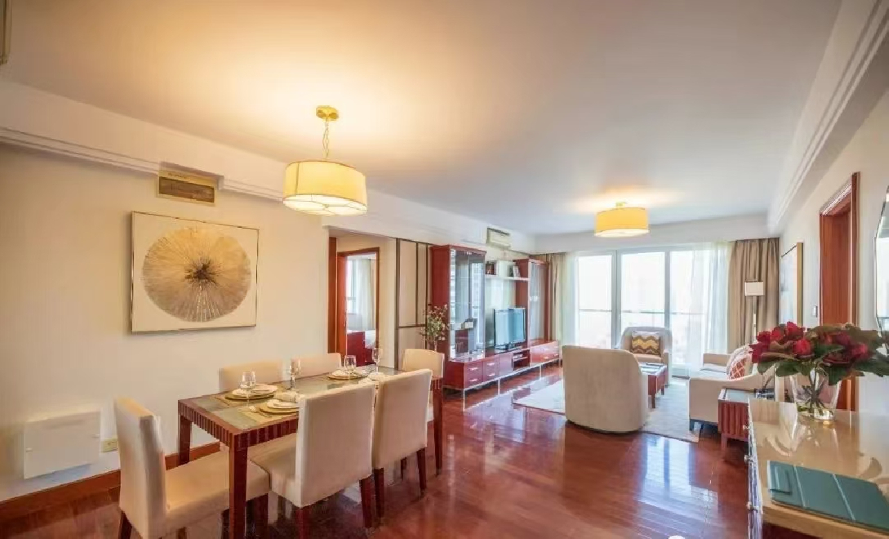 Parkview Serviced Apartment - Image 2