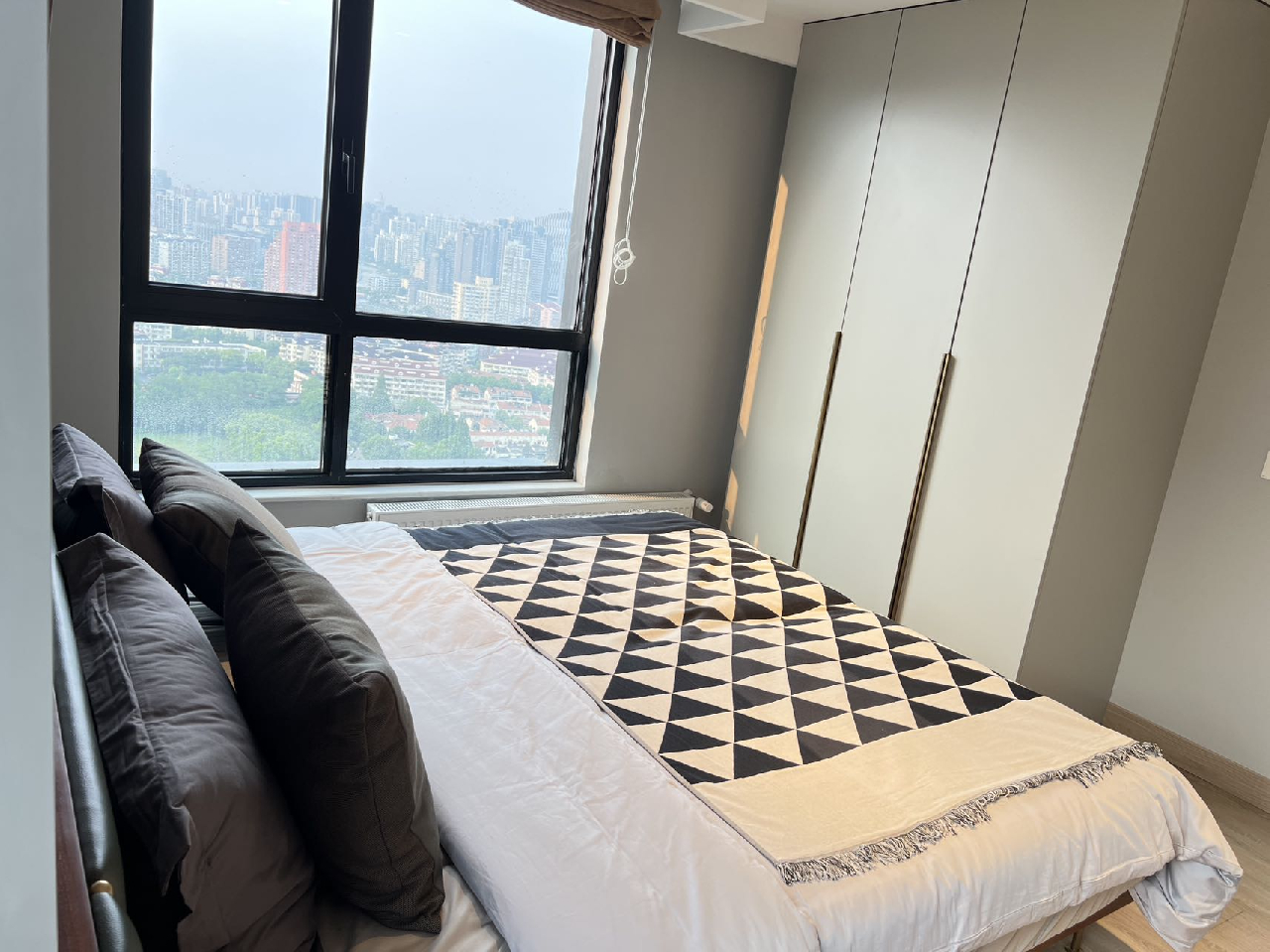 LIV'N 833 Serviced Apartment - Image 7