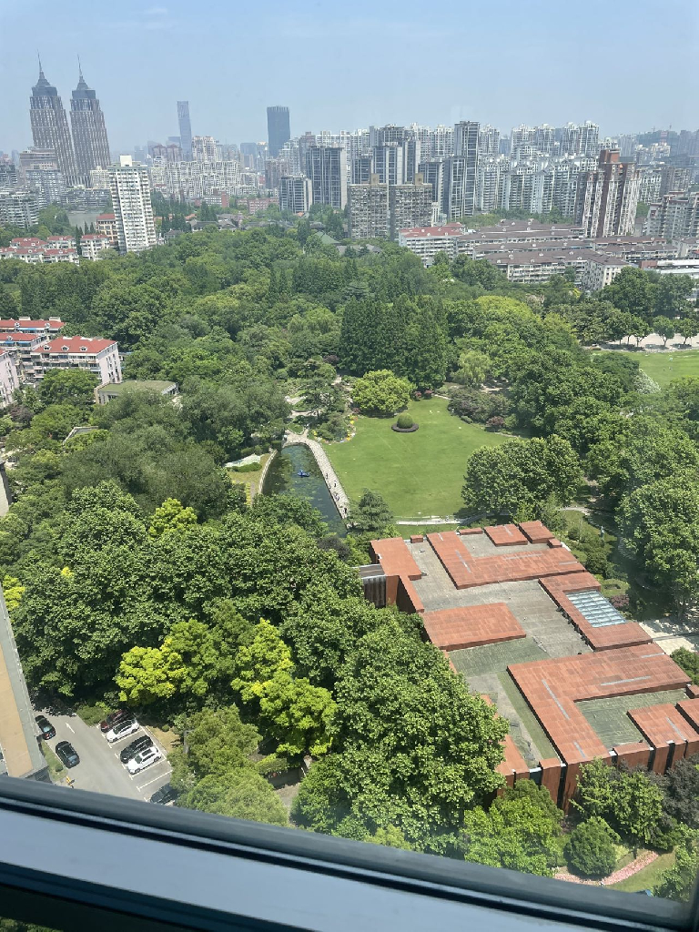 Parkview Serviced Apartment - Image 10