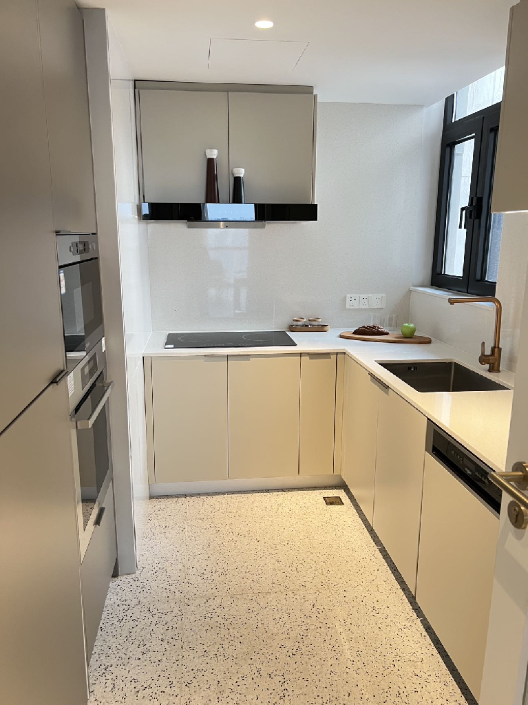 LIV'N 833 Serviced Apartment - Image 4