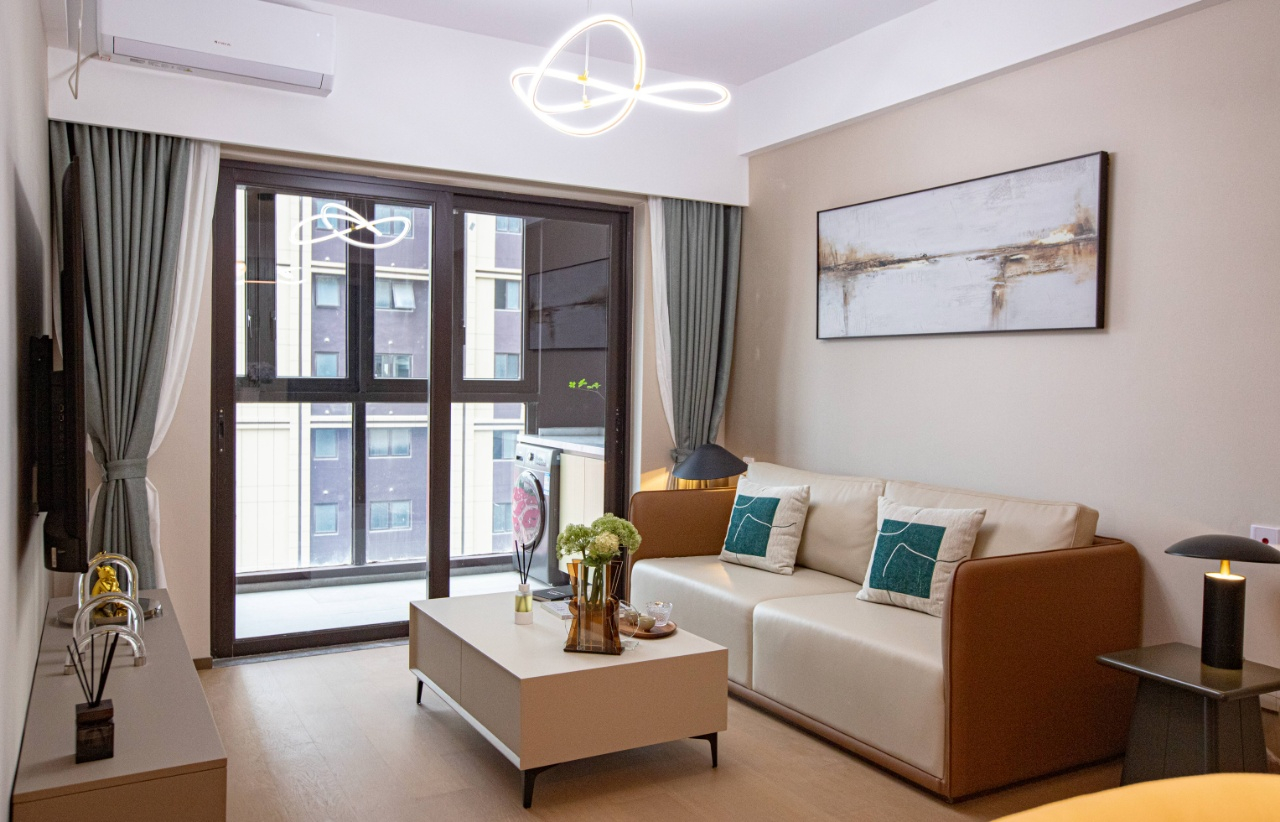 Cresher Executive Apartment - Image 2