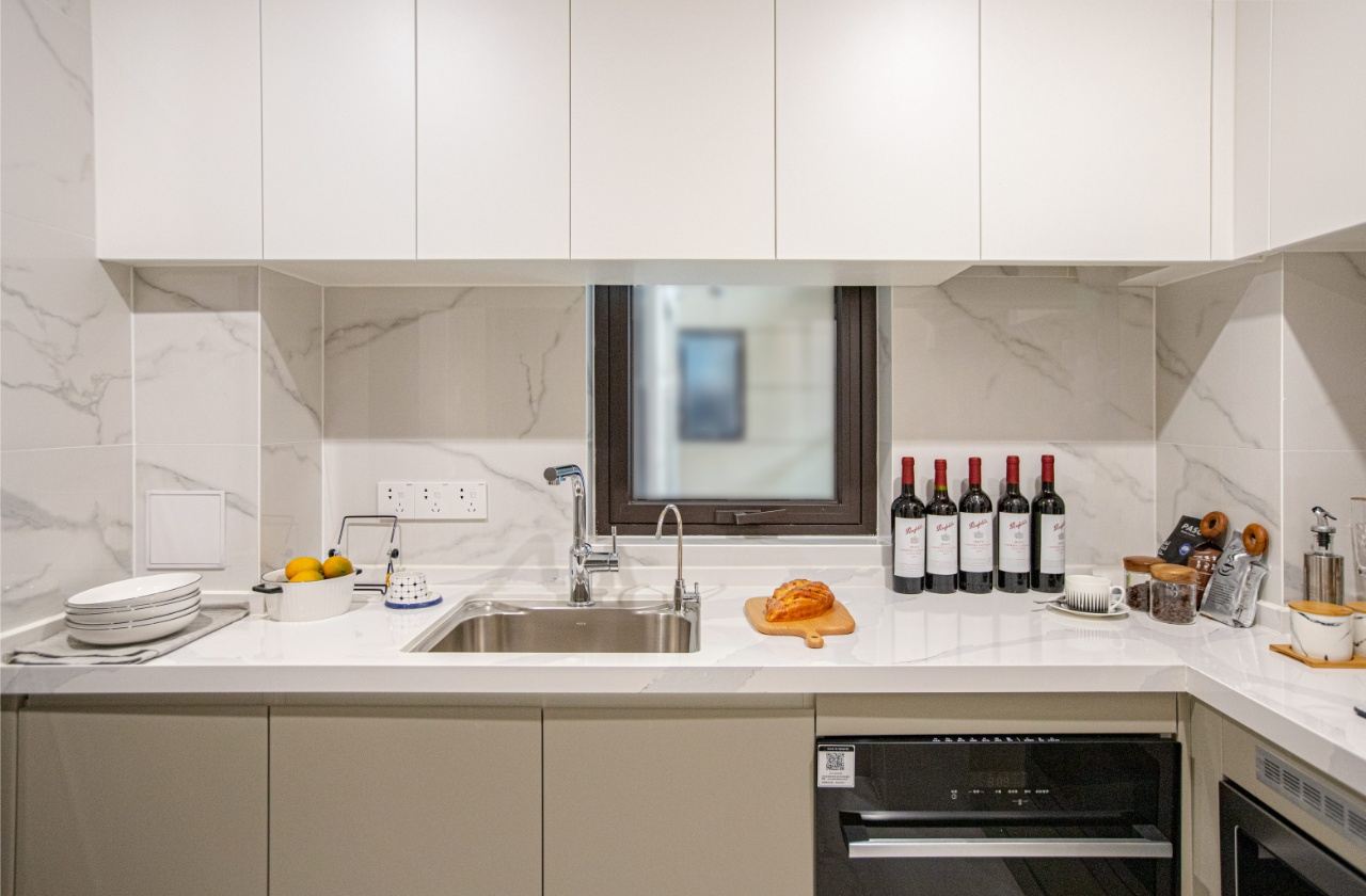 Cresher Executive Apartment - Image 4