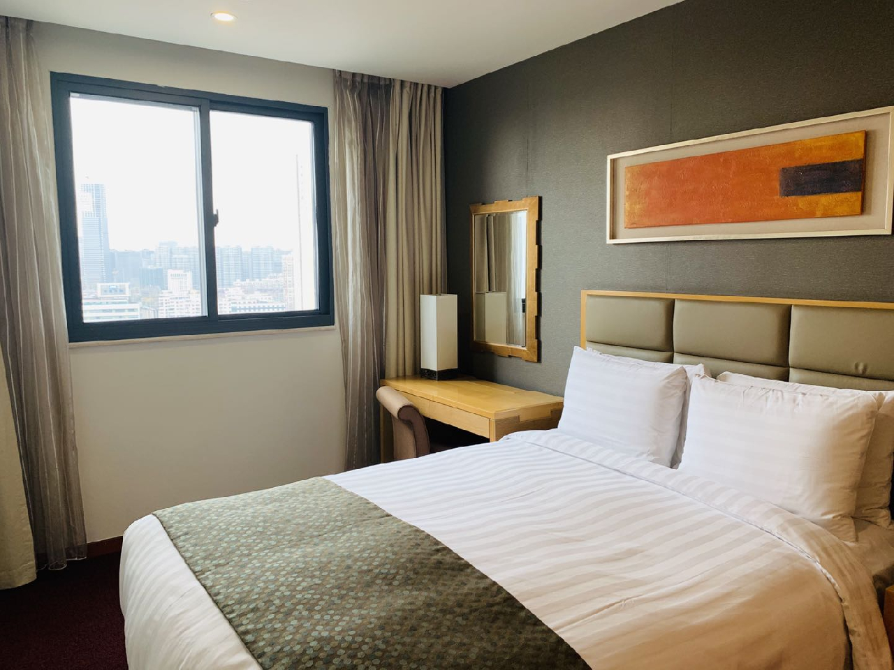 Oakwood Residence Shanghai - Image 3