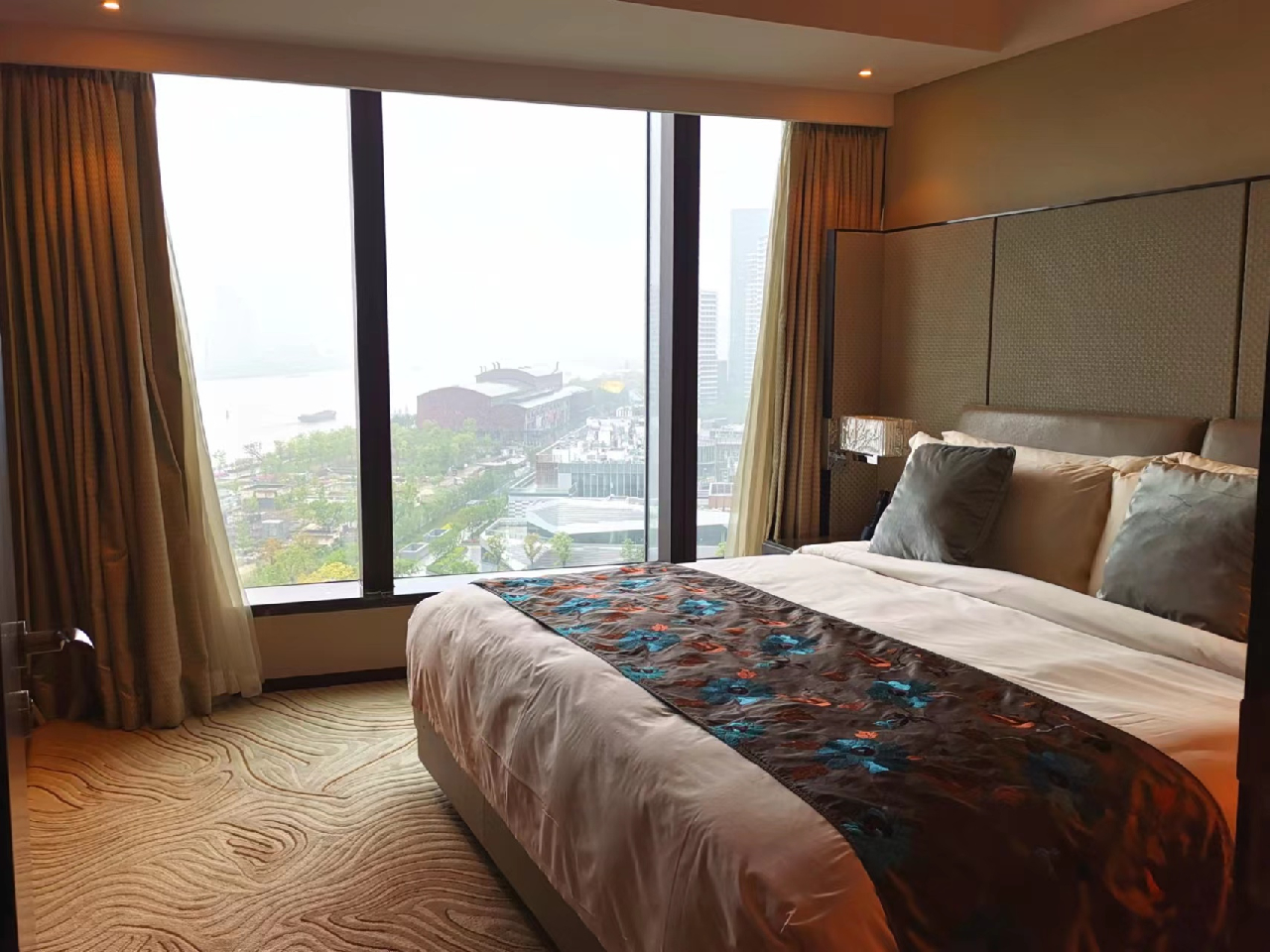 Mandarin Oriental Pudong Shanghai Executive Apartments - Image 5