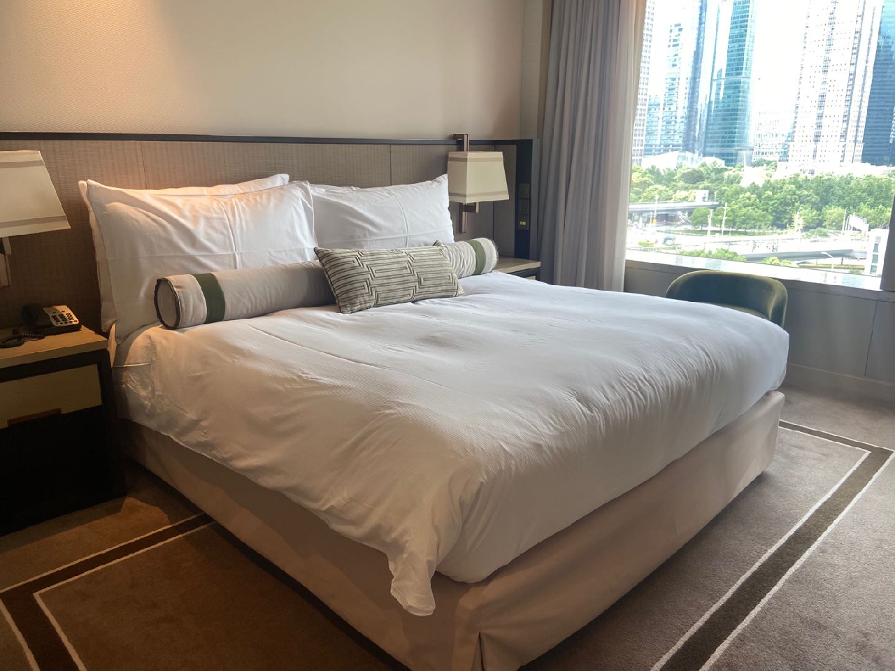 IFC Residence - Image 3