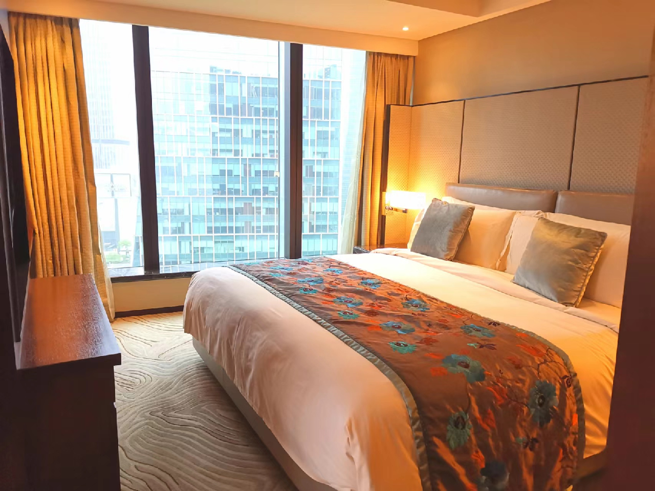 Mandarin Oriental Pudong Shanghai Executive Apartments - Image 6