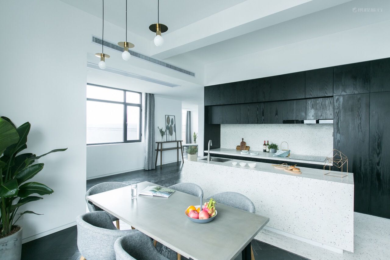 Base-PuSan Serviced Apartment - Image 2