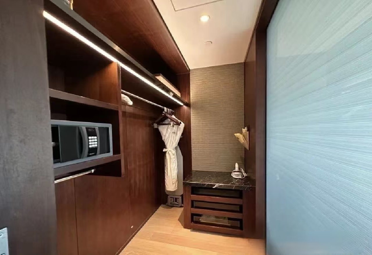 Mandarin Oriental Pudong Shanghai Executive Apartments - Image 3