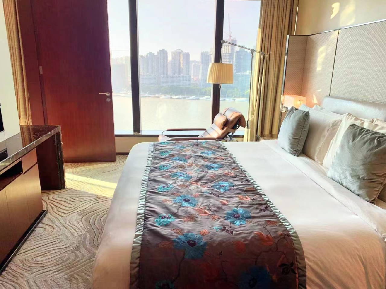 Mandarin Oriental Pudong Shanghai Executive Apartments - Image 6