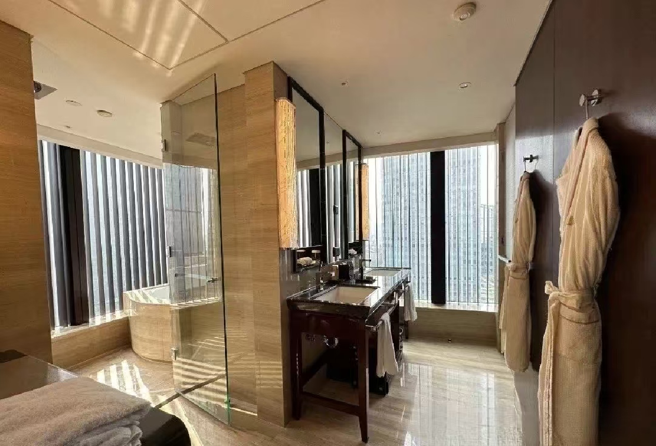 Mandarin Oriental Pudong Shanghai Executive Apartments - Image 7