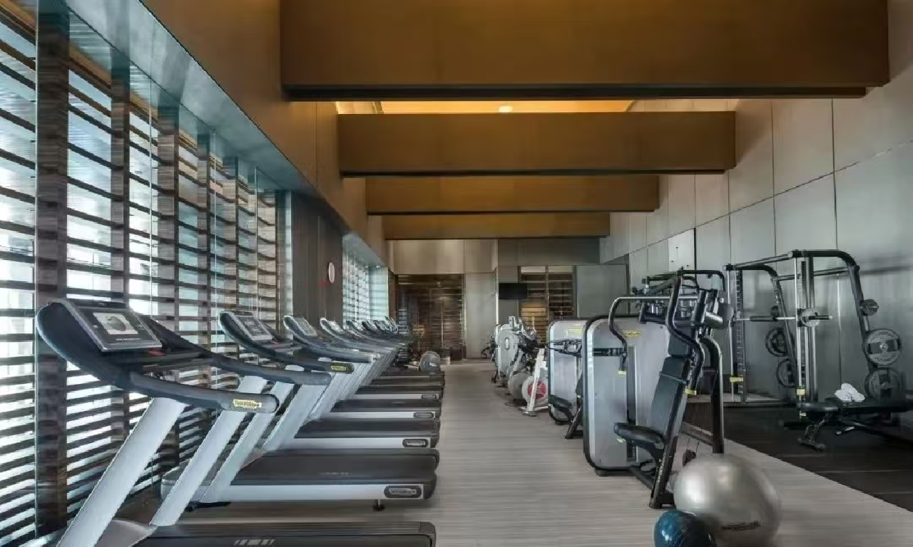 Regent Residences  Serviced Apartment - Image 9