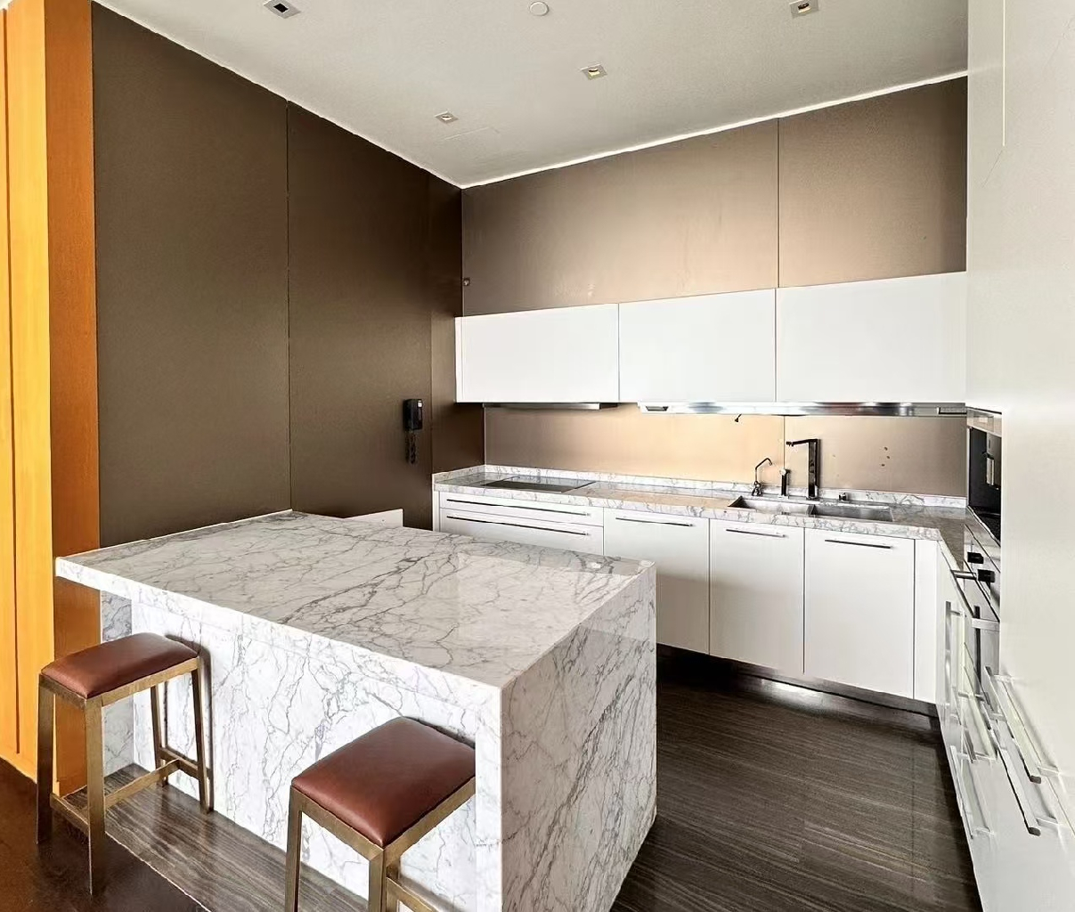 Regent Residences  Serviced Apartment - Image 4