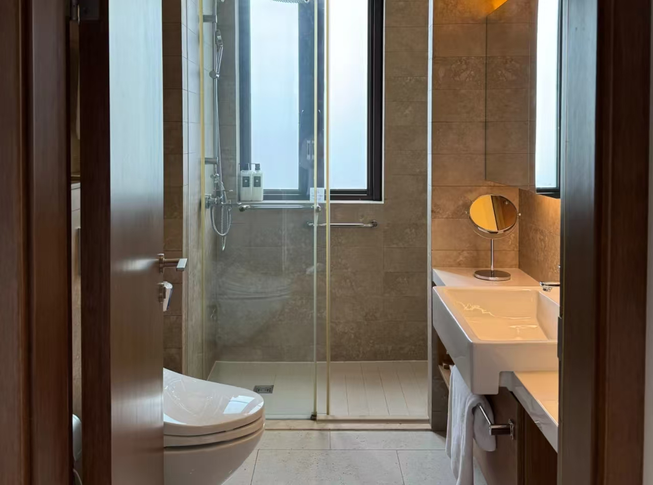 Green Court Premier Serviced Apartment - Image 4