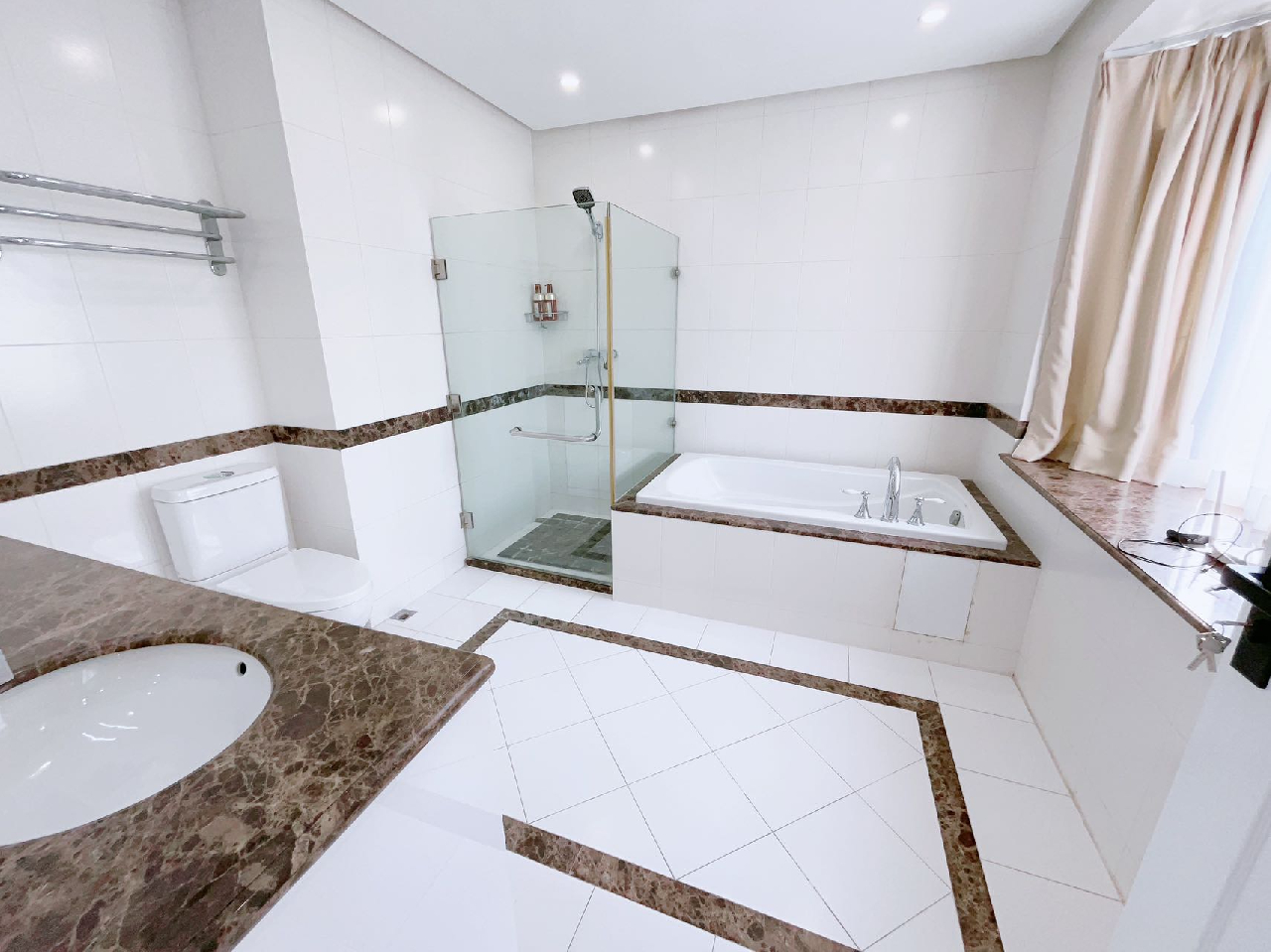 Hongqiao Gold Villas - Image 9