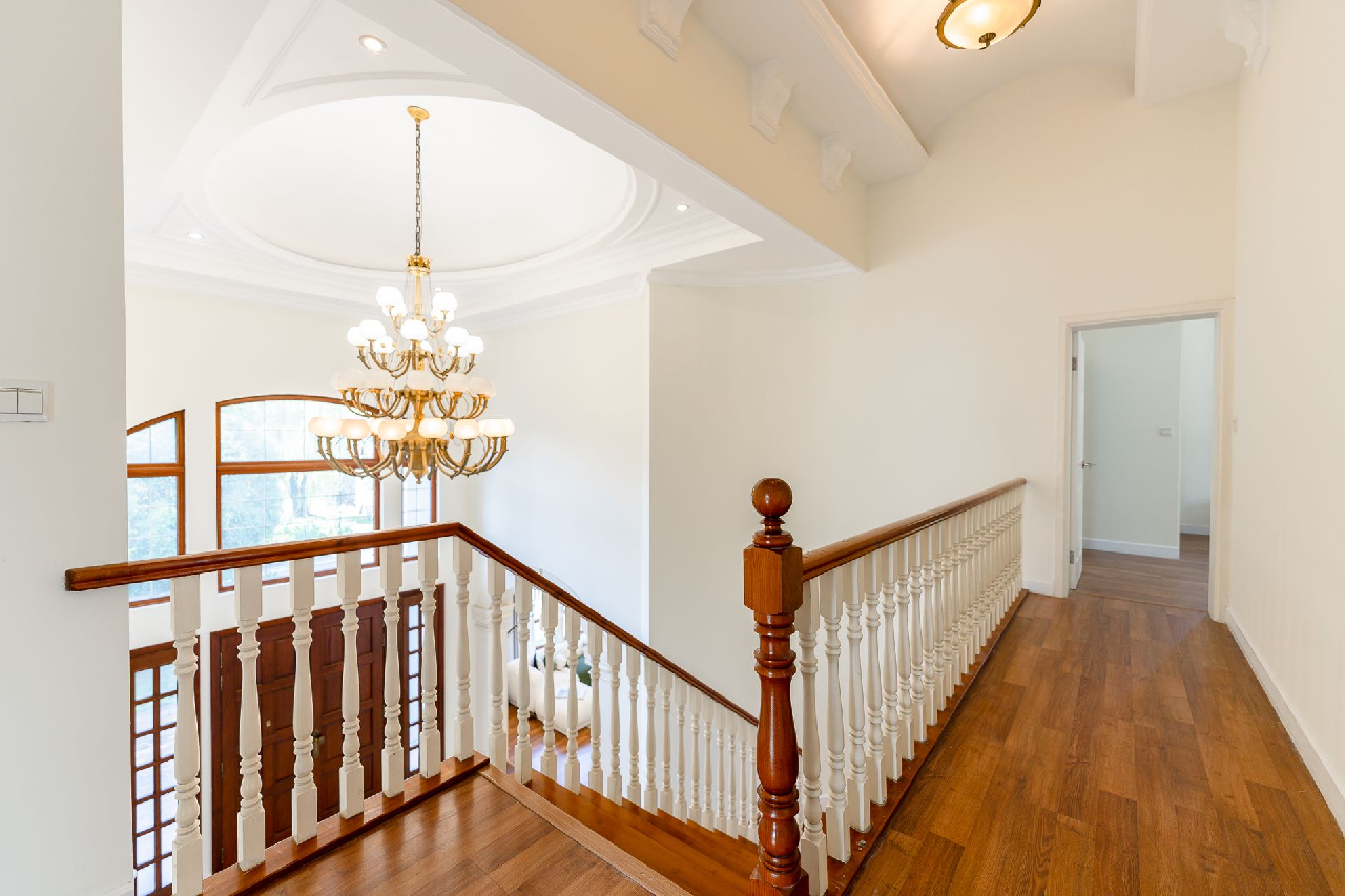 Forest Manor - Image 4