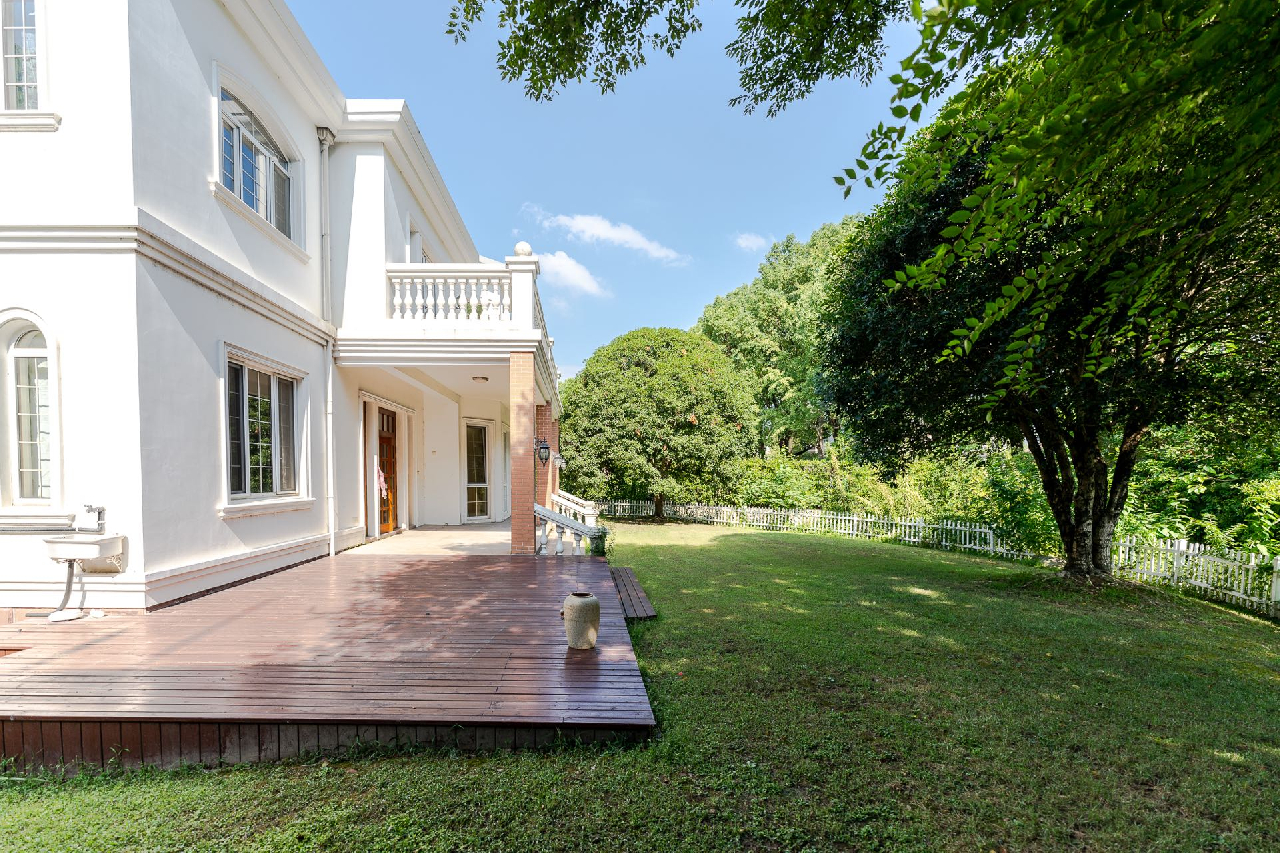 Forest Manor - Image 11