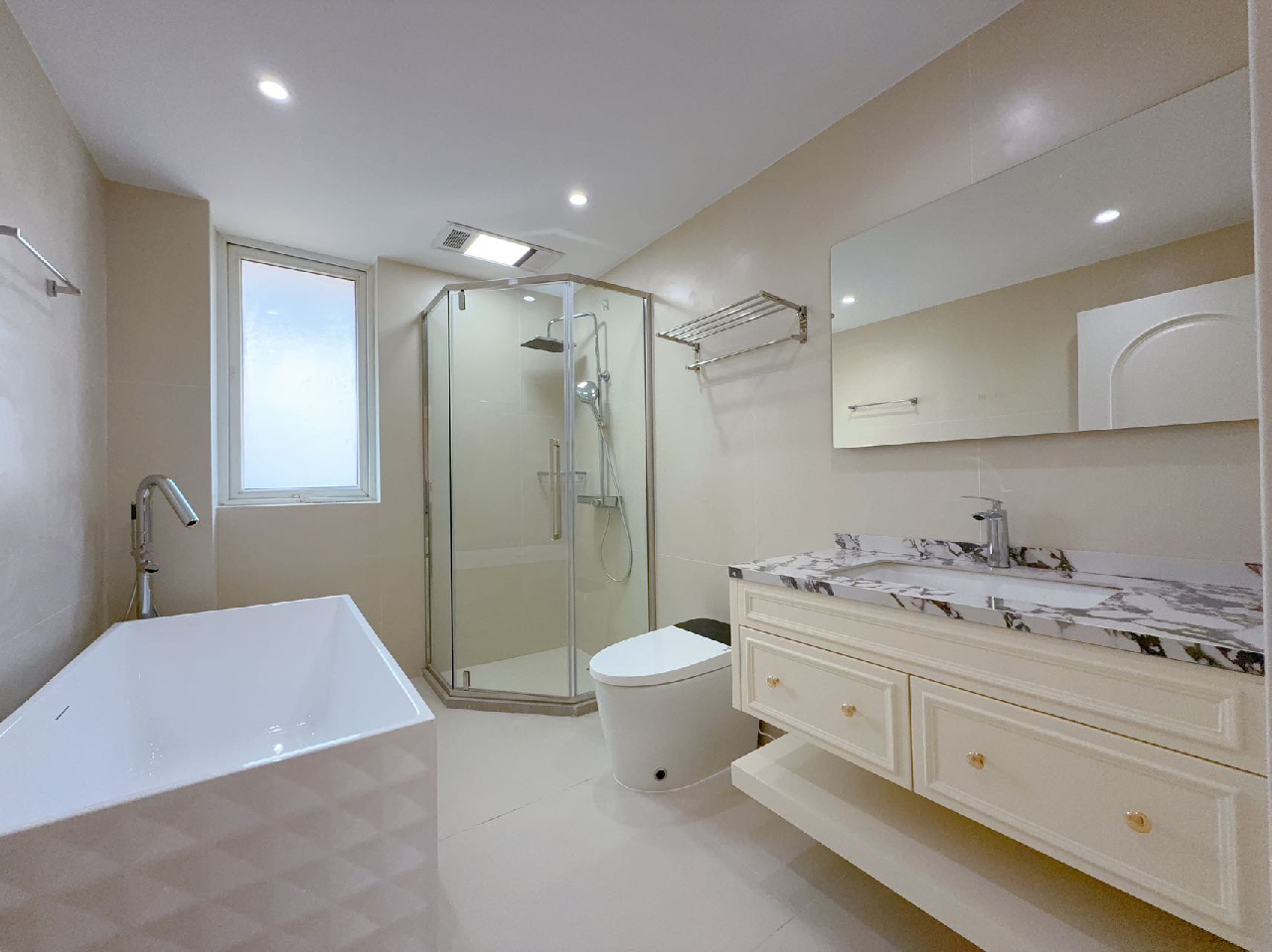 West Suburb Flourish City  - Image 14