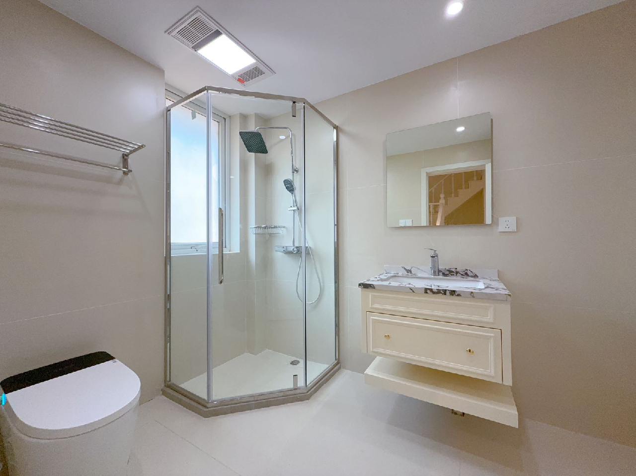 West Suburb Flourish City  - Image 12