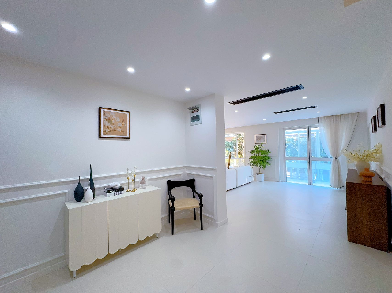 West Suburb Flourish City  - Image 5