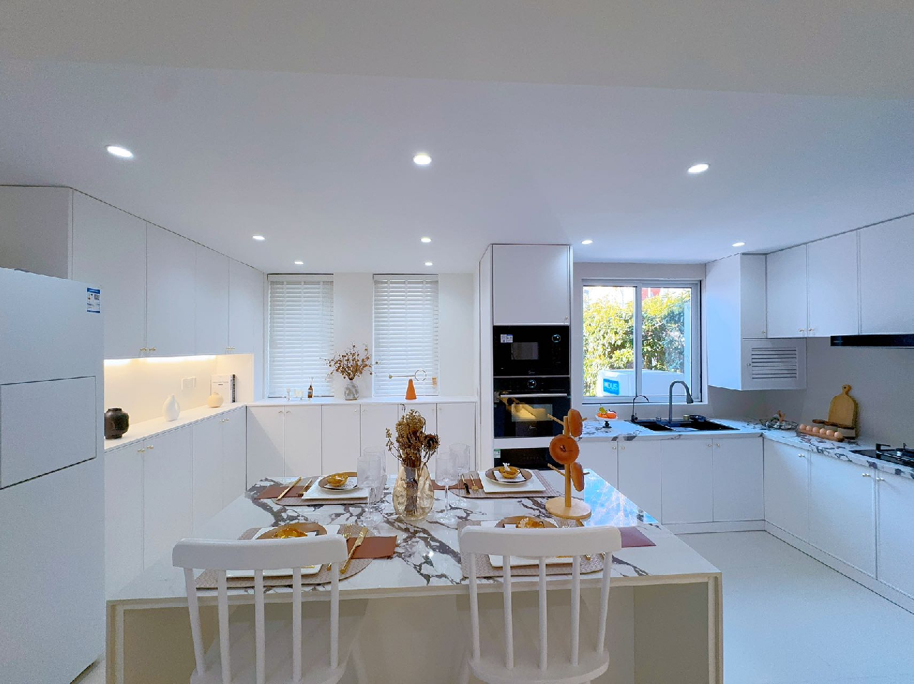 West Suburb Flourish City  - Image 2