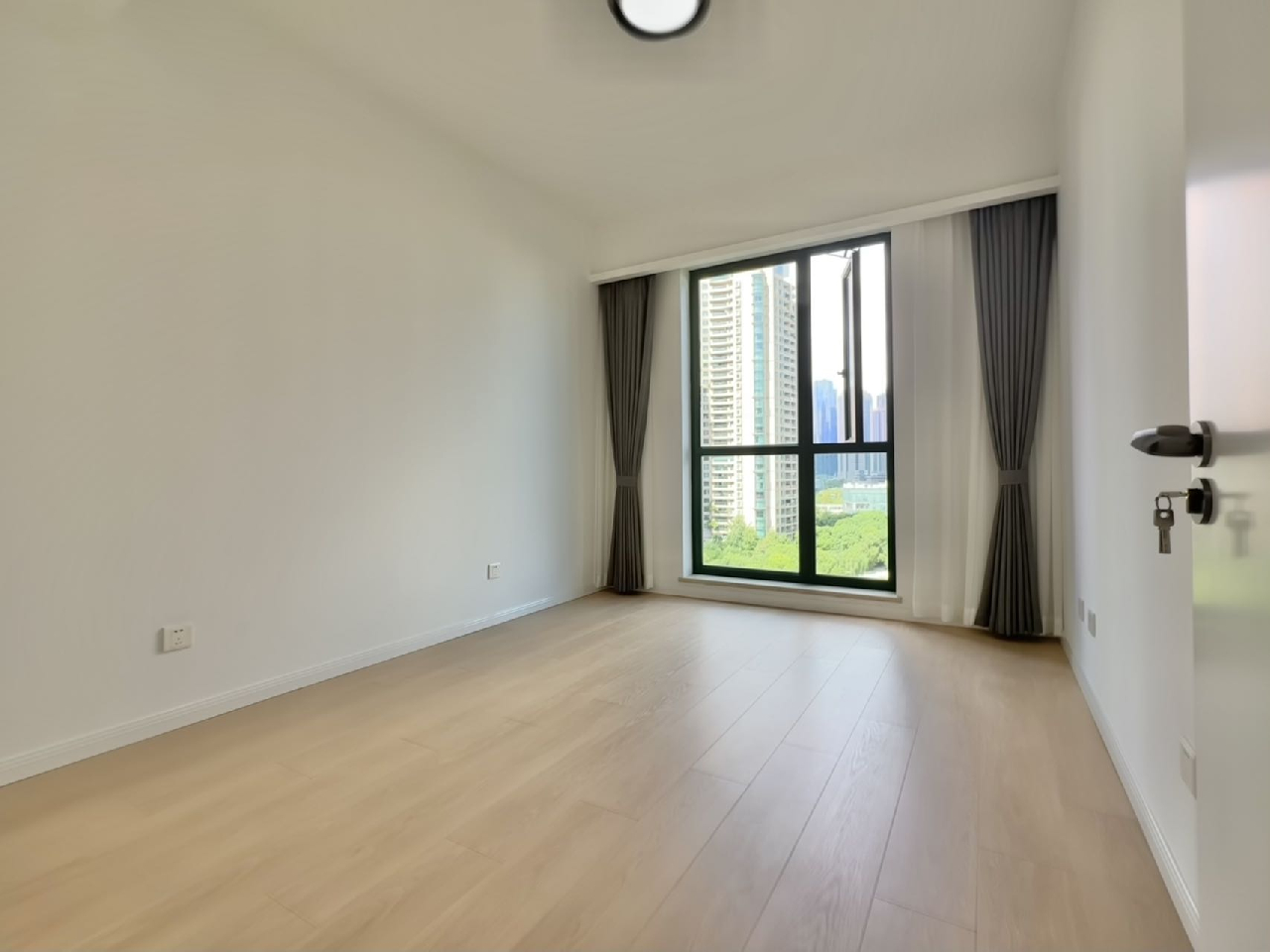 Yanlord Garden - Image 6