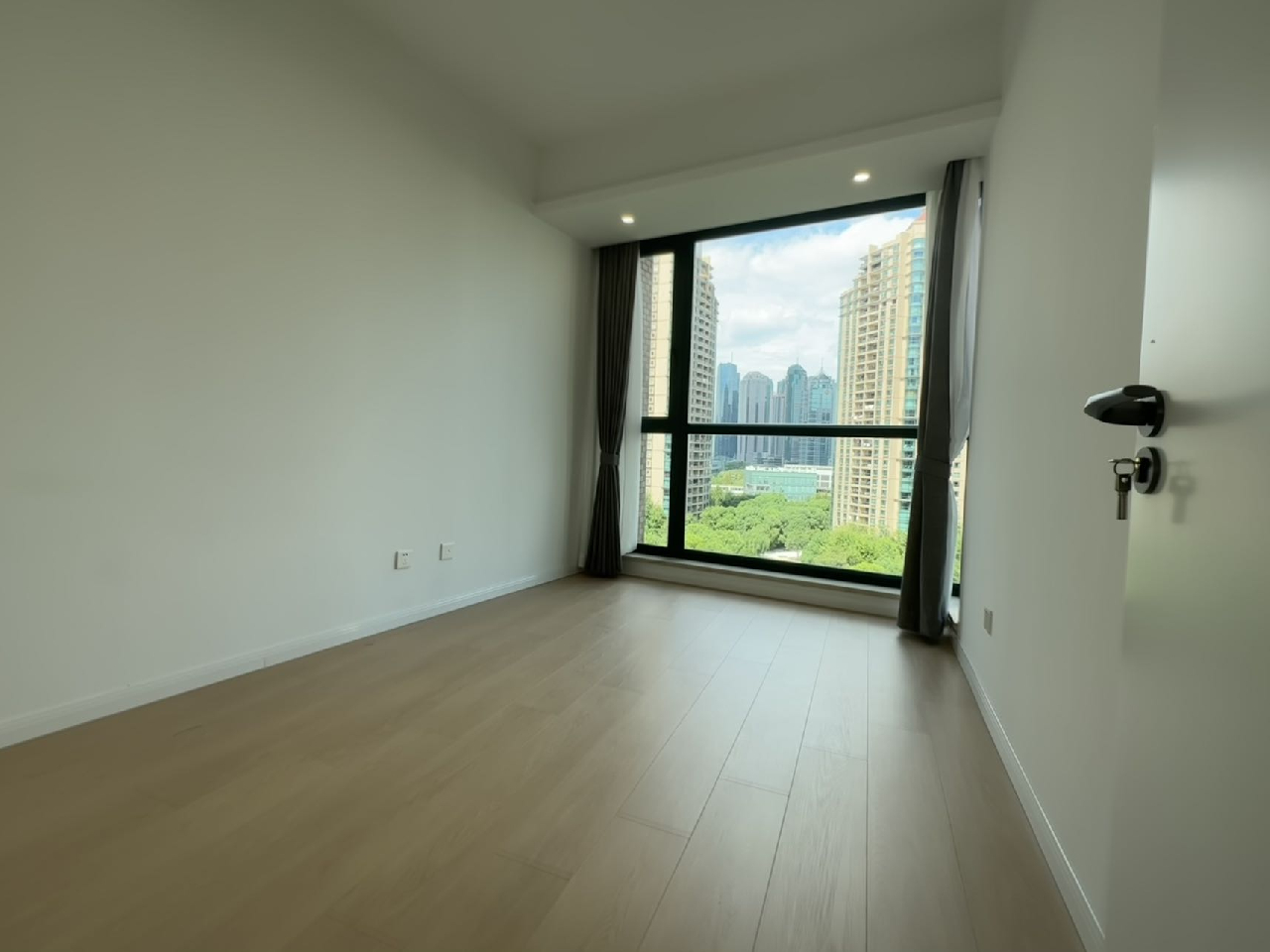 Yanlord Garden - Image 12