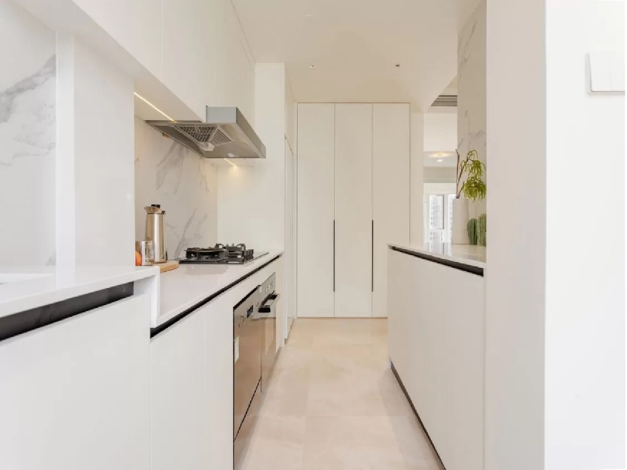 Oasis Riviera - Image 5