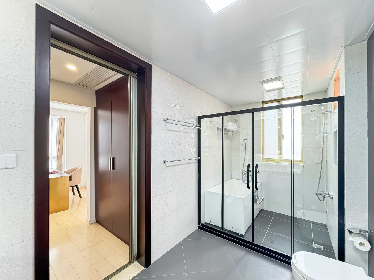 Royal Garden - Image 7