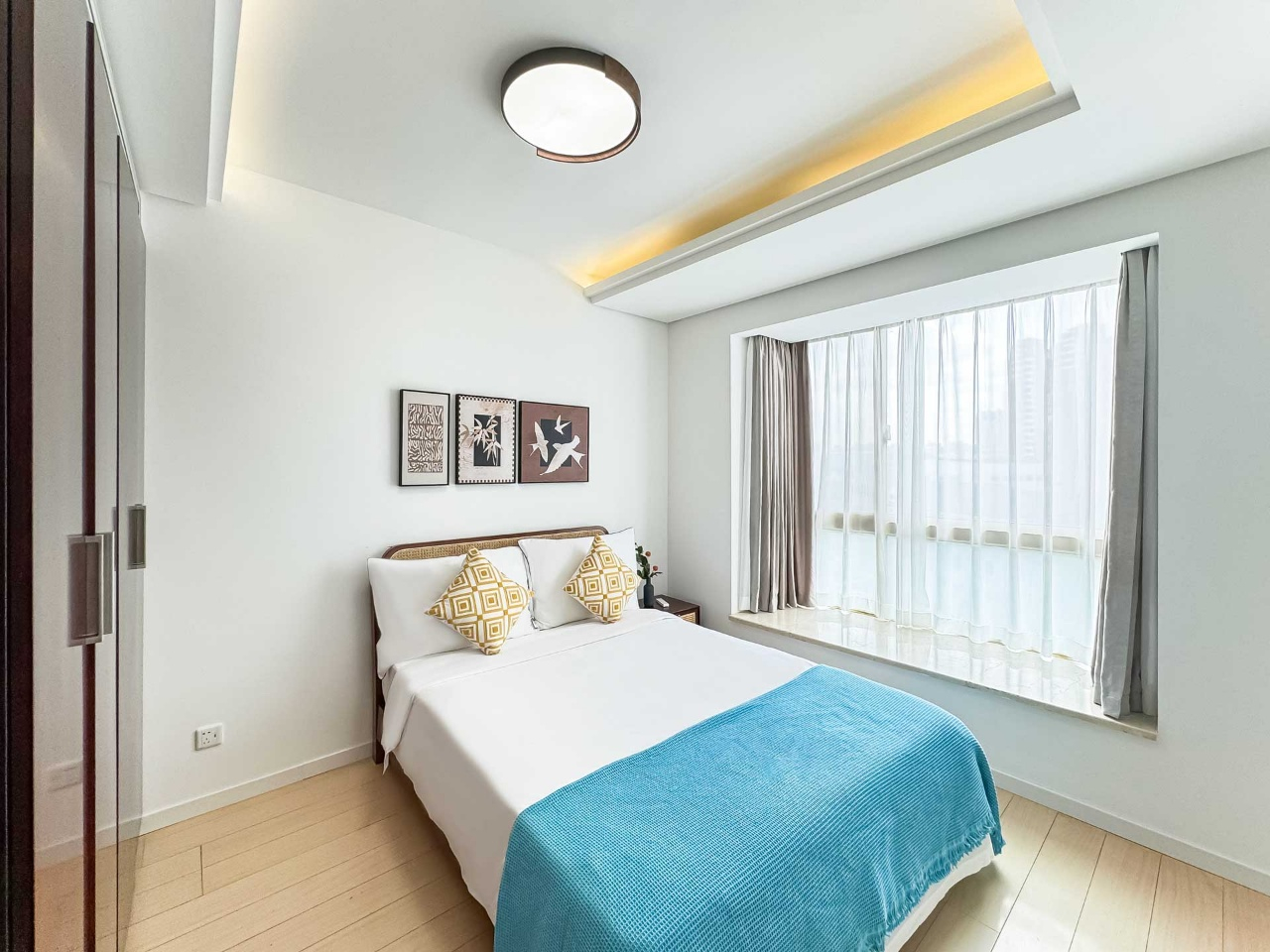 Royal Garden - Image 8