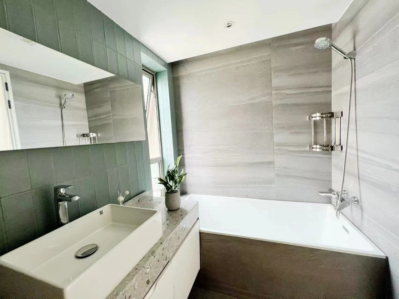 Eight Park Avenue - Image 6