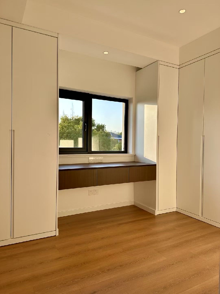 China Garden - Image 7